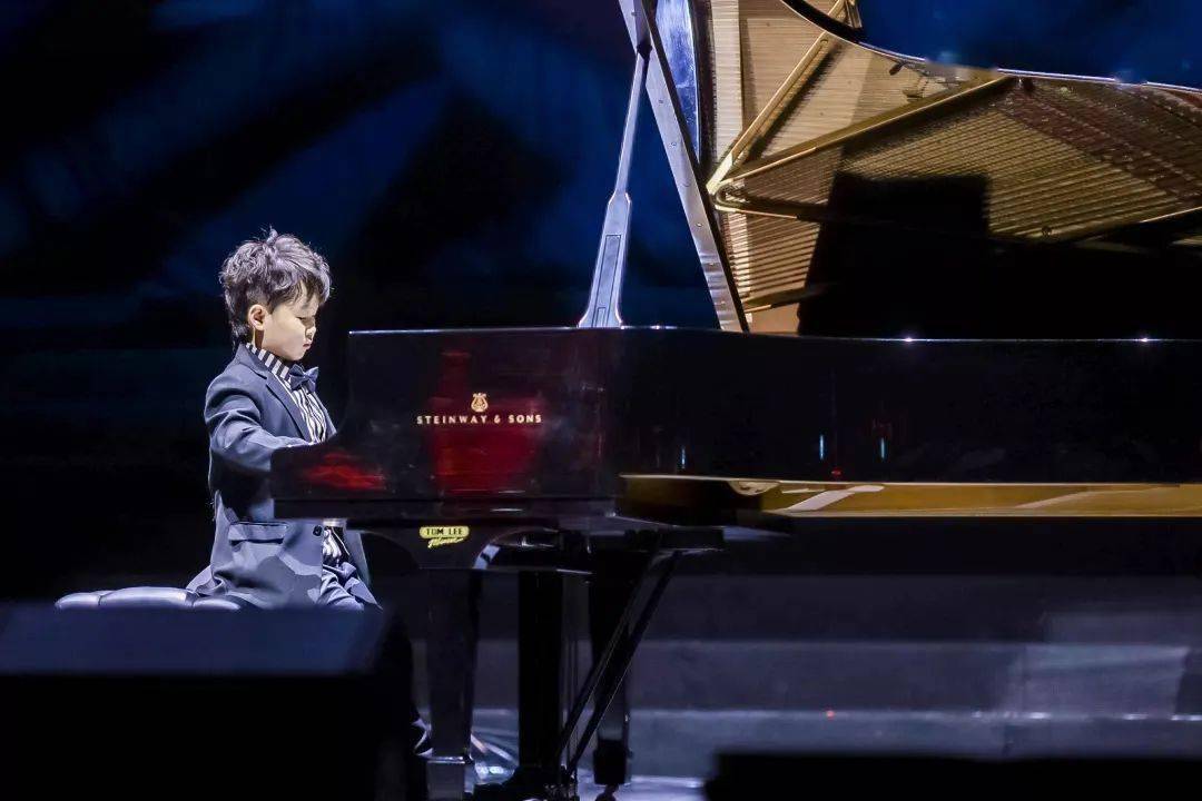 澳门六月演唱会璀璨星辉闪耀，众多明星齐聚一堂视频讲解澳门6月份演唱会有哪些明星参加了吗视频讲解一下